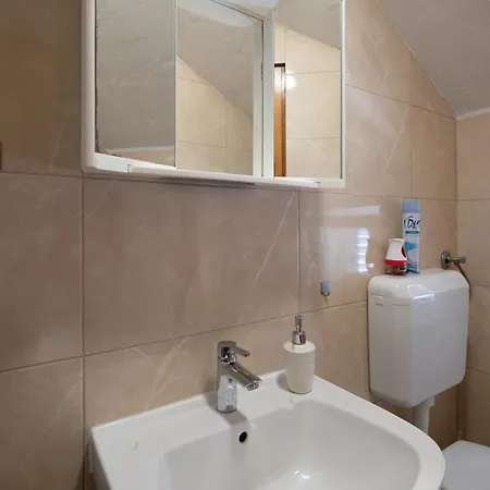 - Mulo 3276a Lägenhet Vrsi